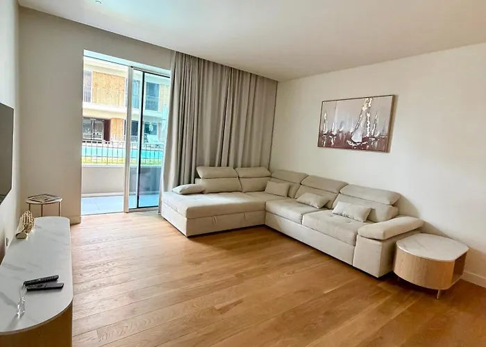 Апартаменты Horizon Beachfront - Pool View, Картейра