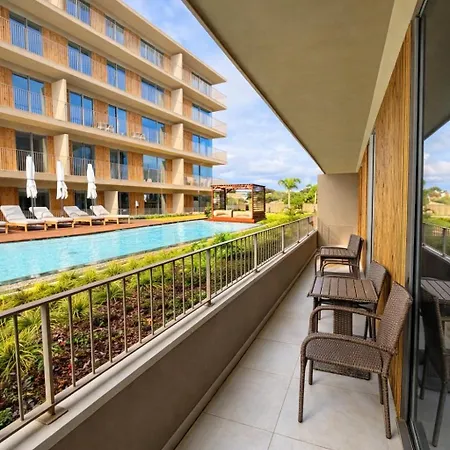 Horizon Beachfront - Pool View, Apartmán *