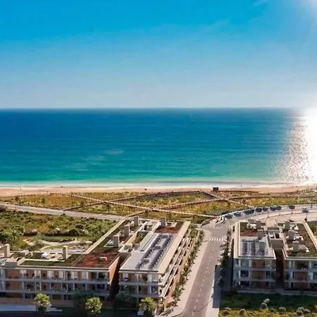 Daire Horizon Beachfront - Pool View,
